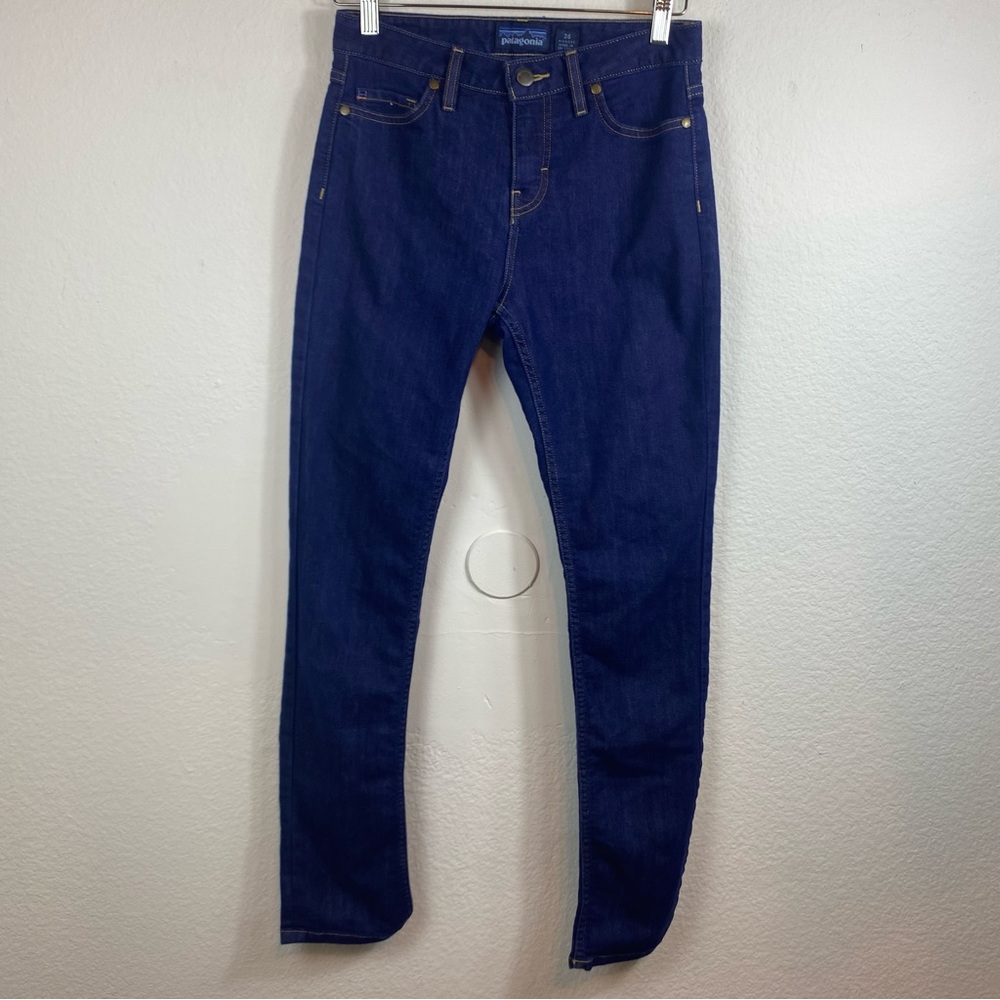 Patagonia Women’s Size 26 Jeans Straight Leg Dark Wash Regular Rise Denim
